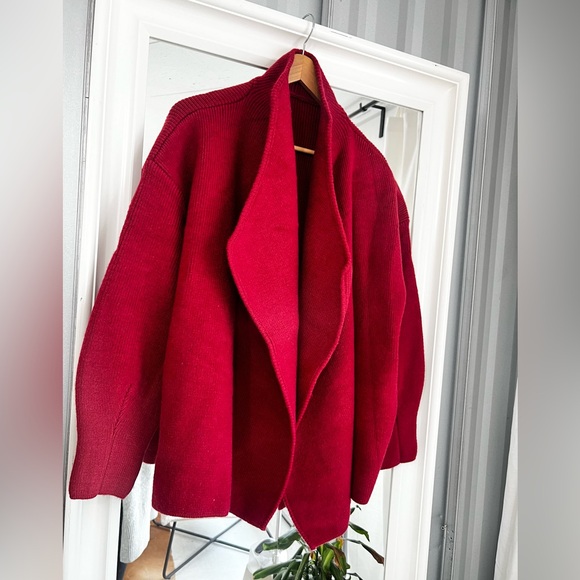 PRIV red cardigan - Picture 1 of 3